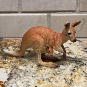 14756 Schleich Kangaroo with Joey in Pouch Wild Safari Animal Figurine Toy